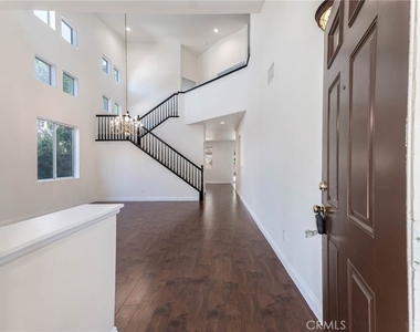 18808 Lull Street - Photo Thumbnail 2