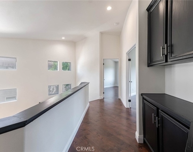 18808 Lull Street - Photo Thumbnail 18