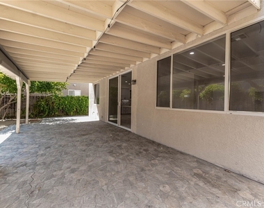 18808 Lull Street - Photo Thumbnail 37