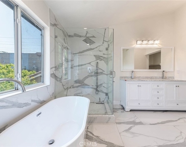 18808 Lull Street - Photo Thumbnail 26