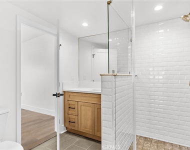 2057 E Villa - Photo Thumbnail 9