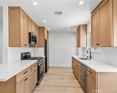 2057 E Villa - Photo Thumbnail 3