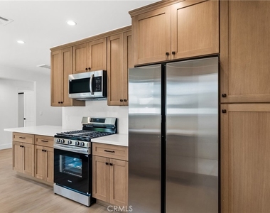 2057 E Villa - Photo Thumbnail 4