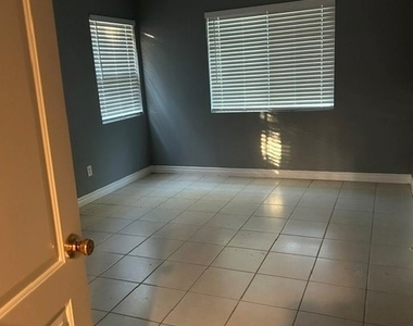 10834 Encino - Photo Thumbnail 13