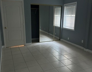 10834 Encino - Photo Thumbnail 14