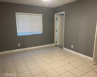 10834 Encino - Photo Thumbnail 7