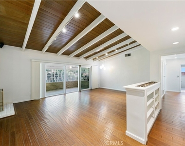 22951 Austin Street - Photo Thumbnail 4