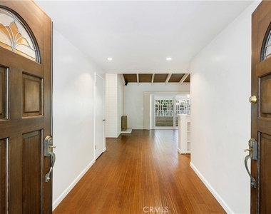 22951 Austin Street - Photo Thumbnail 2