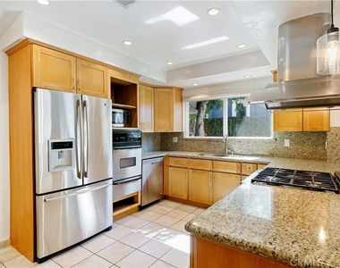 22951 Austin Street - Photo Thumbnail 21