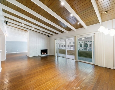 22951 Austin Street - Photo Thumbnail 6