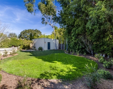 248 N Rexford Drive - Photo Thumbnail 20