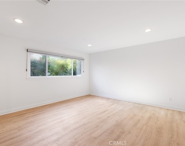 248 N Rexford Drive - Photo Thumbnail 16
