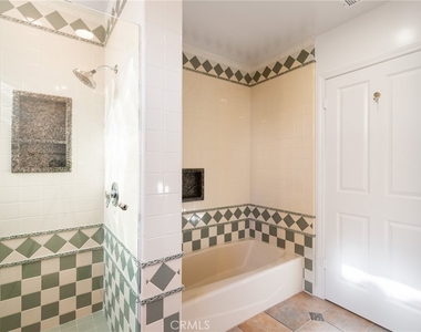 248 N Rexford Drive - Photo Thumbnail 12