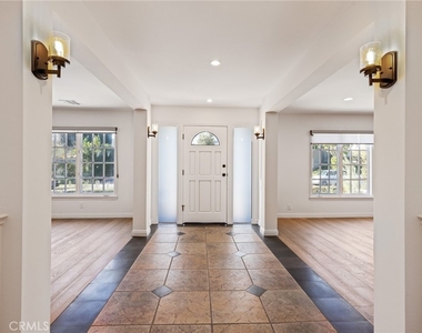 248 N Rexford Drive - Photo Thumbnail 1