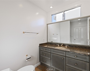 248 N Rexford Drive - Photo Thumbnail 7