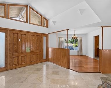 10401 Wystone Avenue - Photo Thumbnail 7