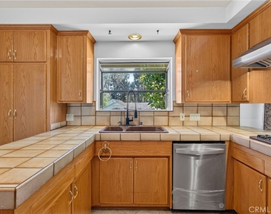 10401 Wystone Avenue - Photo Thumbnail 16