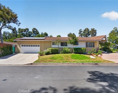 10401 Wystone Avenue - Photo Thumbnail 4
