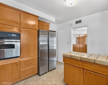 10401 Wystone Avenue - Photo Thumbnail 17