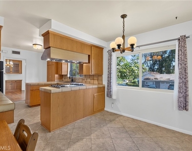 10401 Wystone Avenue - Photo Thumbnail 18