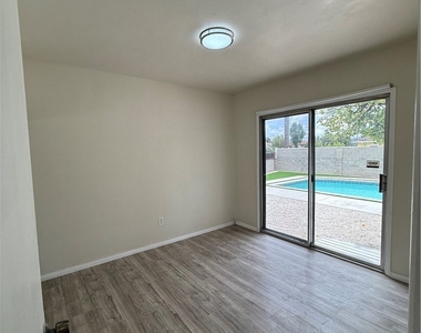 19900 Stagg Street - Photo Thumbnail 7