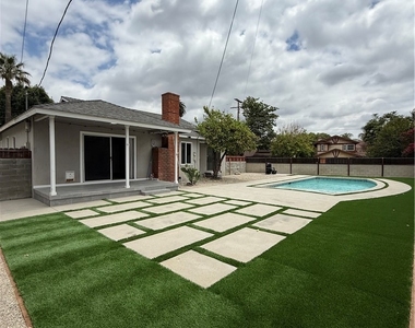 19900 Stagg Street - Photo Thumbnail 12