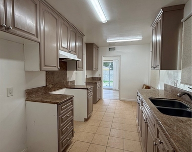 19900 Stagg Street - Photo Thumbnail 8