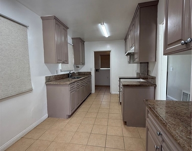 19900 Stagg Street - Photo Thumbnail 10