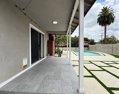 19900 Stagg Street - Photo Thumbnail 11