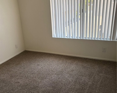 74549 Sagebrush Drive - Photo Thumbnail 5