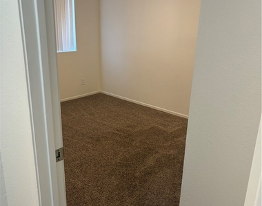 74549 Sagebrush Drive - Photo Thumbnail 2
