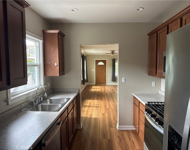 656 W 13th Street - Photo Thumbnail 3