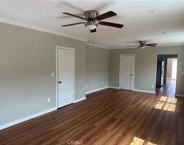 656 W 13th Street - Photo Thumbnail 2