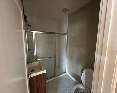 656 W 13th Street - Photo Thumbnail 7