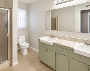 518 N Carousel - Photo Thumbnail 5
