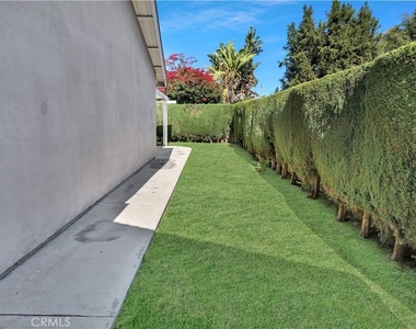 518 N Carousel - Photo Thumbnail 9
