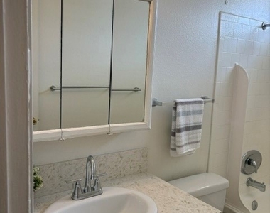 718 W Center - Photo Thumbnail 10