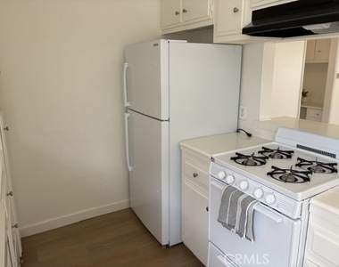 718 W Center - Photo Thumbnail 5