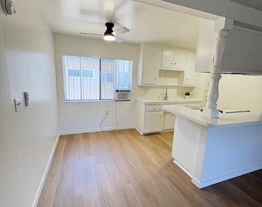 718 W Center - Photo Thumbnail 3
