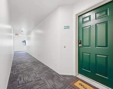 680 Camino De La Reina - Photo Thumbnail 20