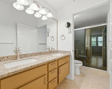 680 Camino De La Reina - Photo Thumbnail 13
