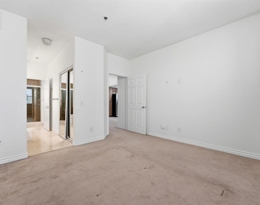 680 Camino De La Reina - Photo Thumbnail 10