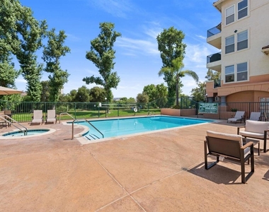 680 Camino De La Reina - Photo Thumbnail 27