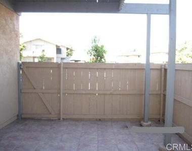 300 Rancho Drive - Photo Thumbnail 3