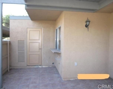 300 Rancho Drive - Photo Thumbnail 4
