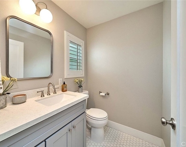 24240 Ocean Avenue - Photo Thumbnail 17