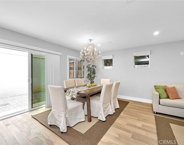 24240 Ocean Avenue - Photo Thumbnail 4