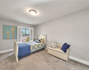 24240 Ocean Avenue - Photo Thumbnail 13