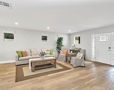 24240 Ocean Avenue - Photo Thumbnail 3