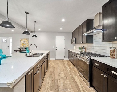 24240 Ocean Avenue - Photo Thumbnail 8